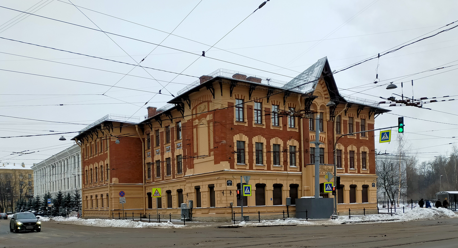 Средний проспект 80)